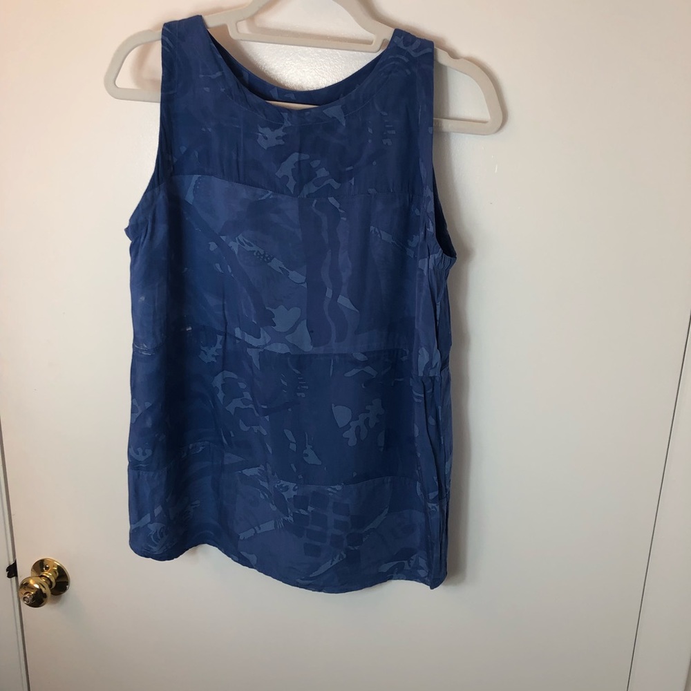 Endless Knot blue sleeveless top!